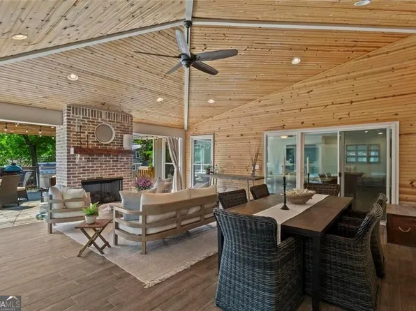 200 Corinth Ct, Roswell, GA 30075