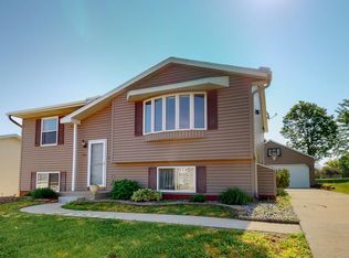 924 48th Ave NW, Rochester, MN 55901