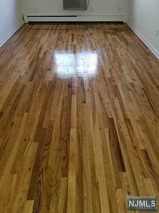 2nd image of 1611 Valley St APT 2