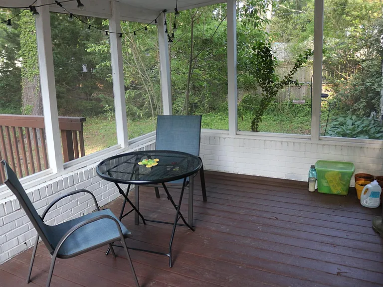 8516 Wetherly Dr — Photo 17