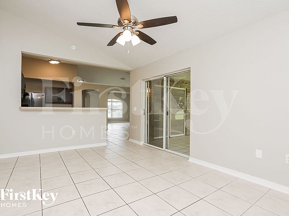 4th image of 662 Armadillo Dr