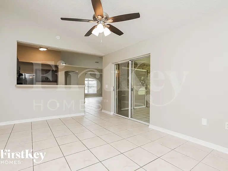 662 Armadillo Dr — Photo 4