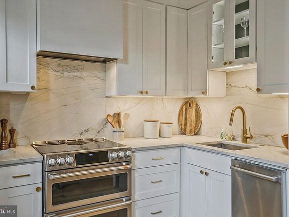 4th image of 314 N Saint Asaph St