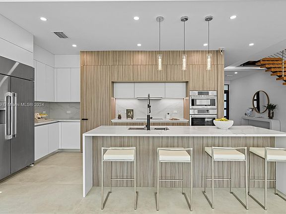 5th image of 1812 Middle River Dr #1