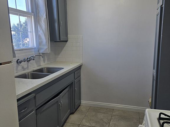 5th image of 9008 Ramsgate Ave #9010