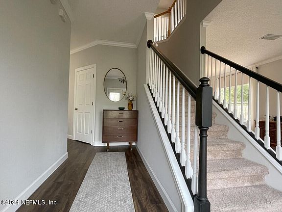 3rd image of 1517 CHATHAM Court