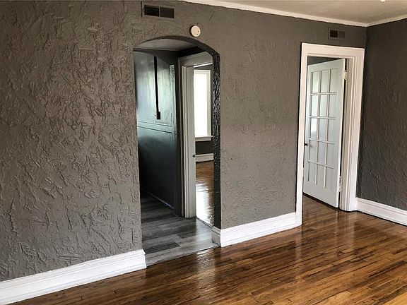 5th image of 4225 Ellenwood Ave #202