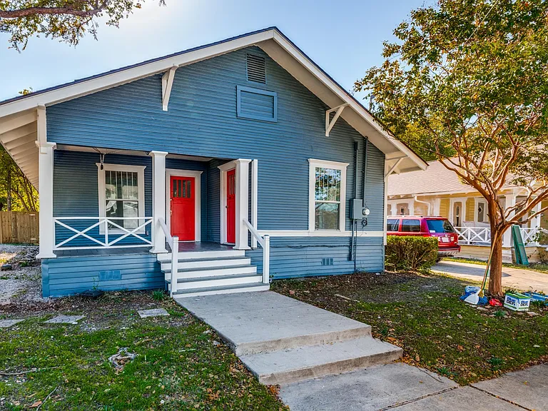 210 E Standifer St — Photo 1