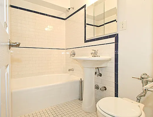 Rented by SW Queens Mezzanine | media 23