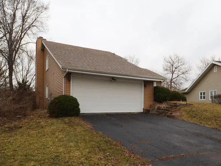57 Abbeywood Dr — Photo 2