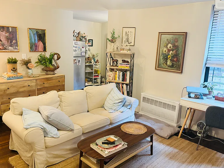 585 E 21st St #6A — Photo 3