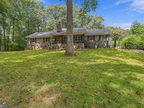 100 Deer Forest Trl, Fayetteville, GA 30214