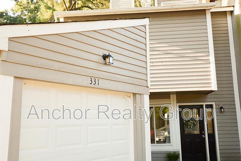 1st image of 331 Sunflower Ct #1