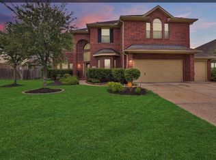 3101 W Trail Dr, Pearland, TX 77584