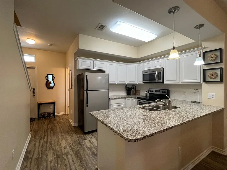 15128 Dory Dr — Photo 2