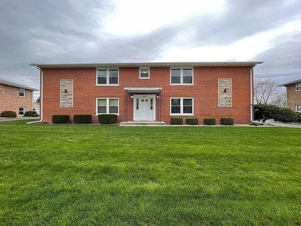 1st image of 24213 W Hazelcrest Dr #101