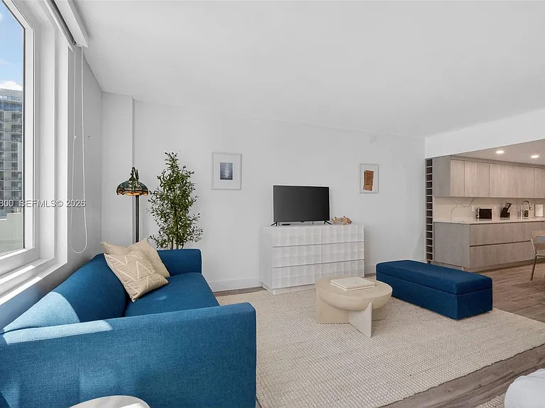 2301 Collins Ave #943 — Photo 5
