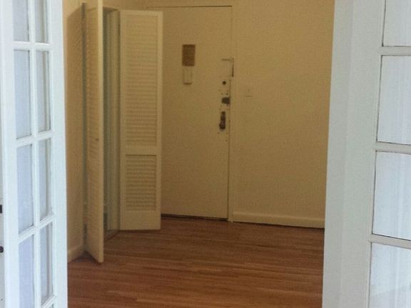4th image of 1829 Caton Ave APT 4H