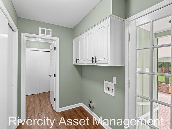 2nd image of 2533 Howard Rd