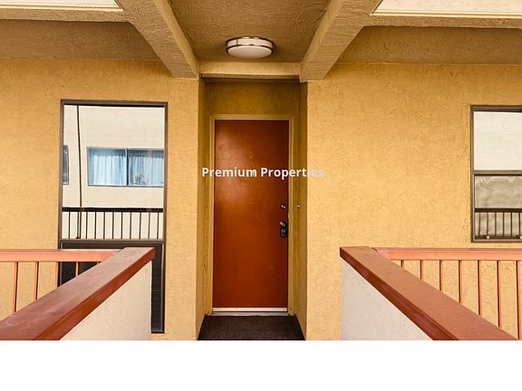 3rd image of 1600 Carmel Dr APT 16