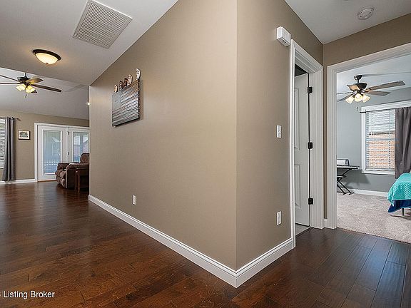 4th image of 142 Oak Leaf Ct