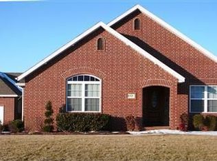 1525 W Porterfield Dr, Nixa, MO 65714