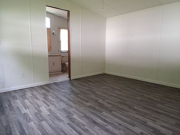 5th image of 201 S Clements St Lot 10
