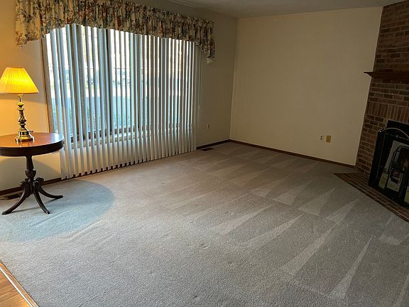 2nd image of 10357 W Talmadge Ave