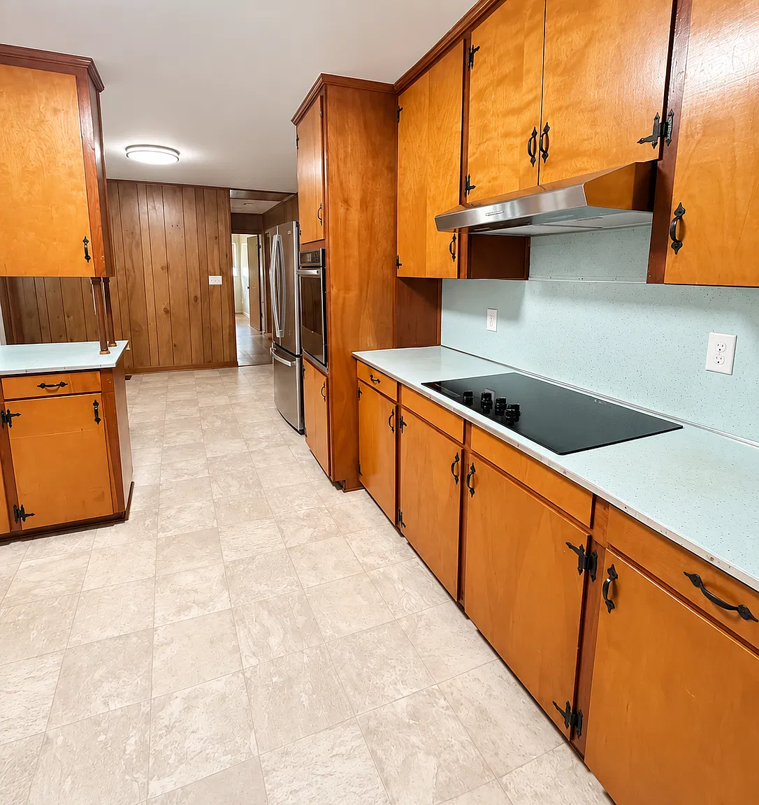 3 bed, 1.5 bath, 1350 sqft, $1,800 — Photo 4