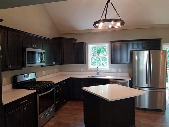 3rd image of 75 Duck Dr