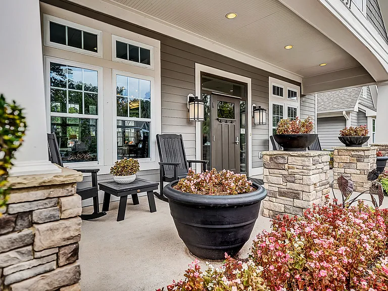 Avellan Springs Apartments — Photo 24