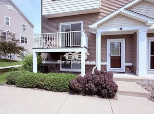 9580 Madison Dr APT 1, Chanhassen, MN 55317