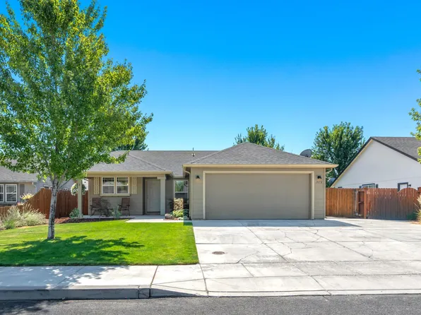3172 SW Deschutes Ave, Redmond, OR 97756