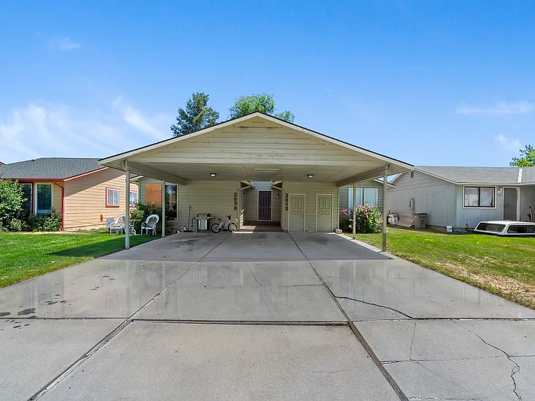 2052 S Leadville Ave — Photo 14