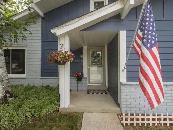 1200 Western TRAIL, Mukwonago, WI 53149