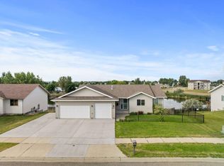 2033 Lakeside St, Minot, ND 58703