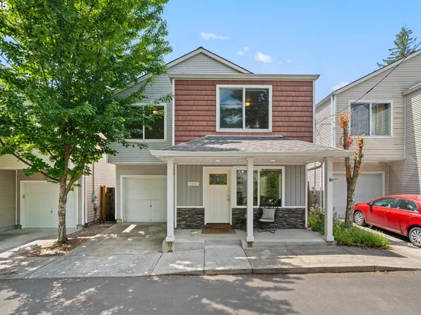 11936 SE Market St, Portland, OR 97216