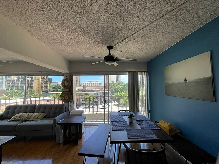 222 Kaiulani Ave #Penthouse 1-601 — Photo 3
