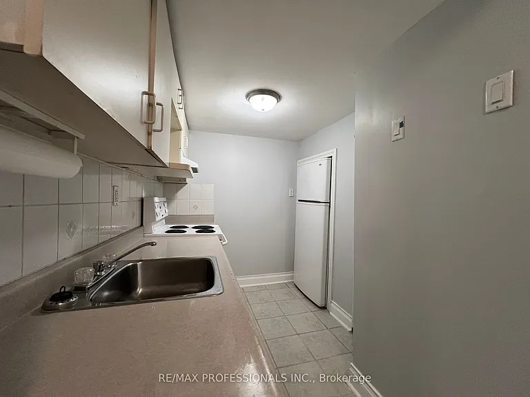 110 Springview Dr — Photo 25