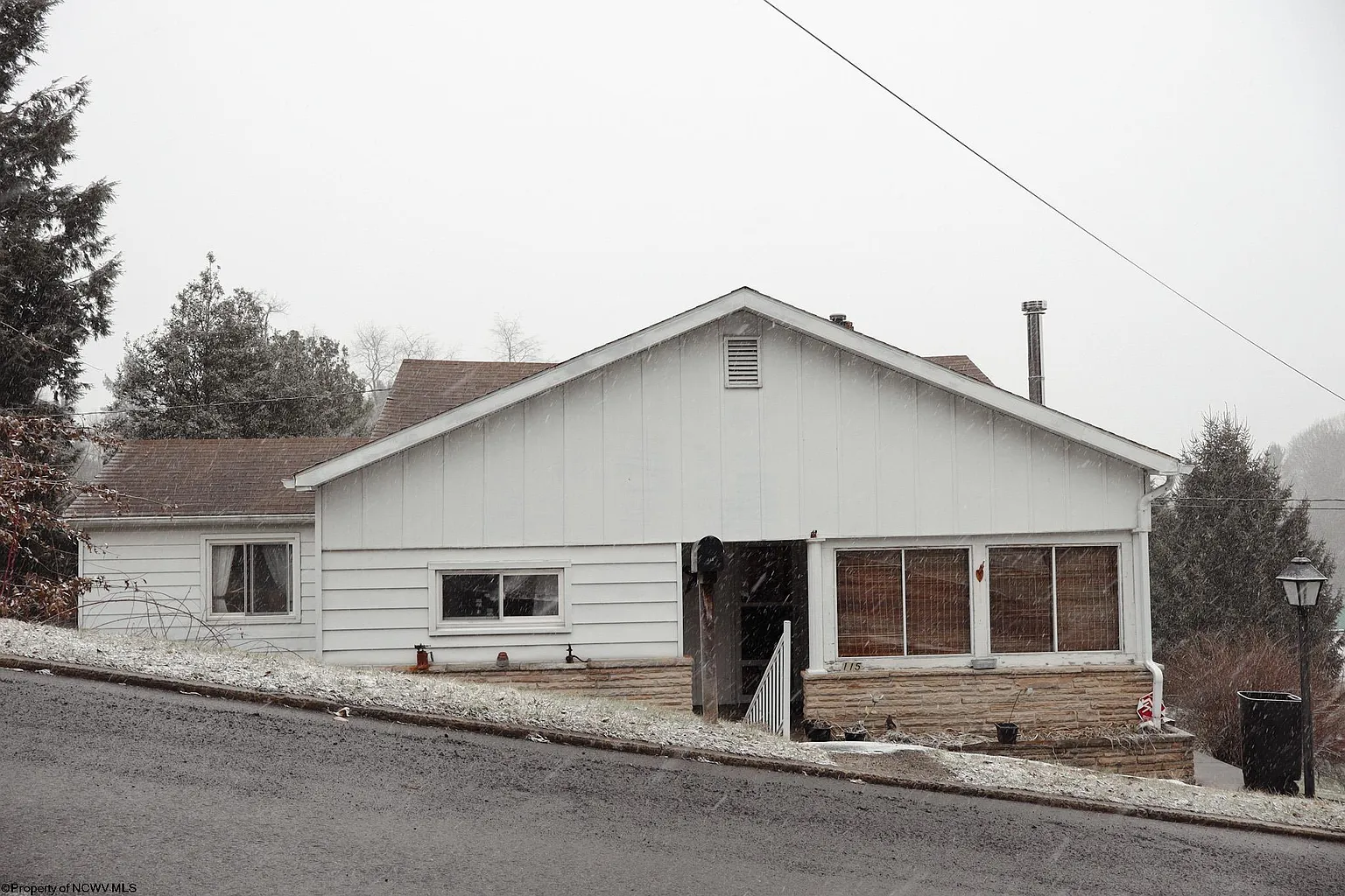 115 Hartman St photo 1
