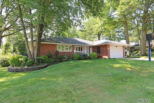 1st image of 19 Edgemere Dr