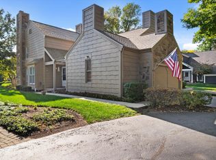 55 Whittington Crse, St Charles, IL 60174