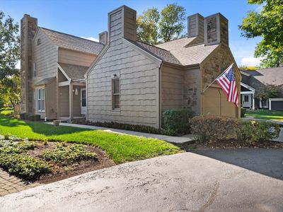 55 Whittington Crse, St Charles, IL, 60174
