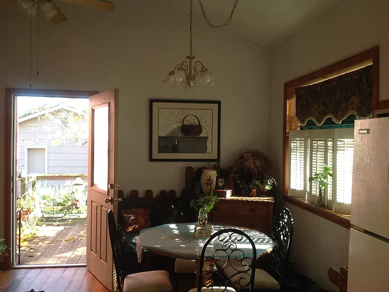 22067 FM 16 W #B — Photo 17