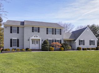 119 Stout Ln, Middletown, NJ 07748