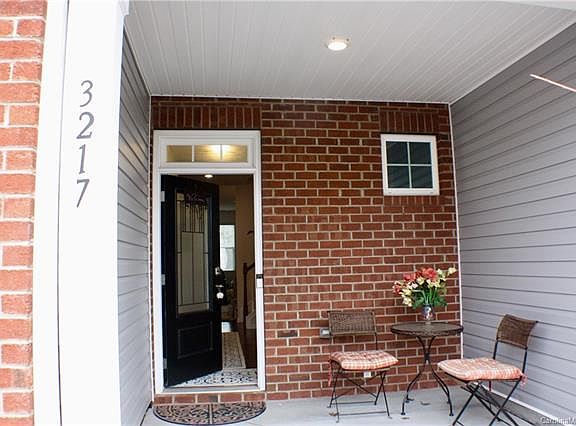 3rd image of 3217 Yarmouth Ln