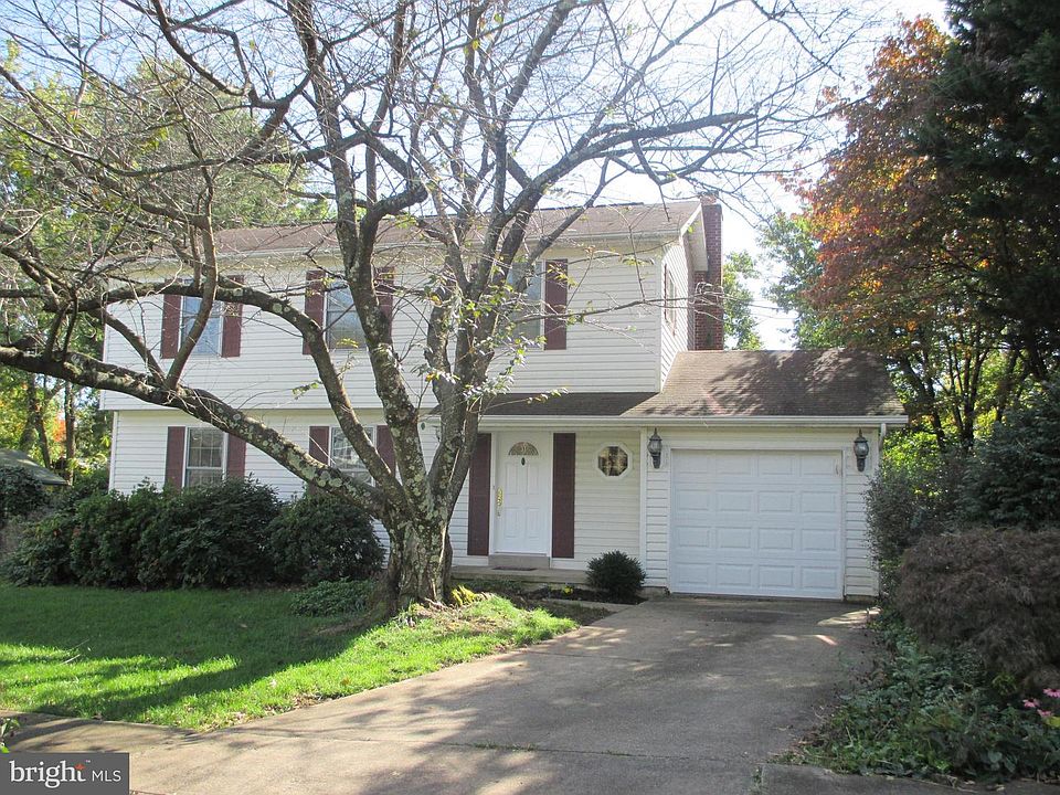1st image of 817 Cattail Ln NE