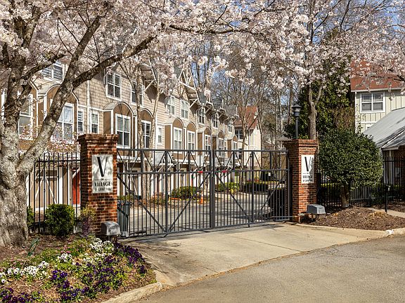 3rd image of 380 Grant Cir SE Unit 306