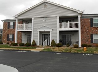 9 Berview Cir APT E, Saint Louis, MO 63129