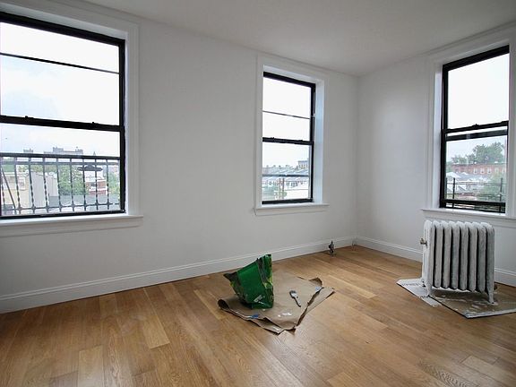 5th image of 181 Macdougal St APT 4R